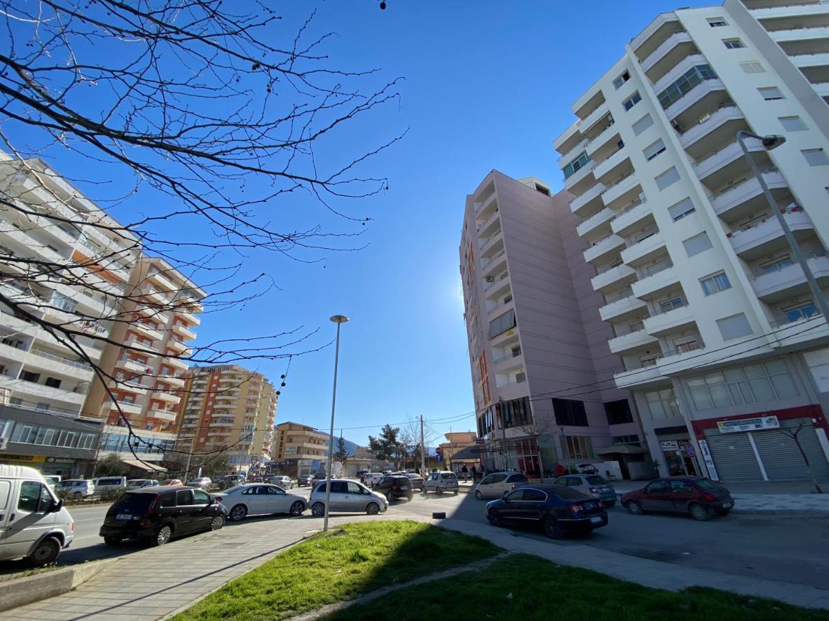 Gus Apartament Vlorë Exterior foto
