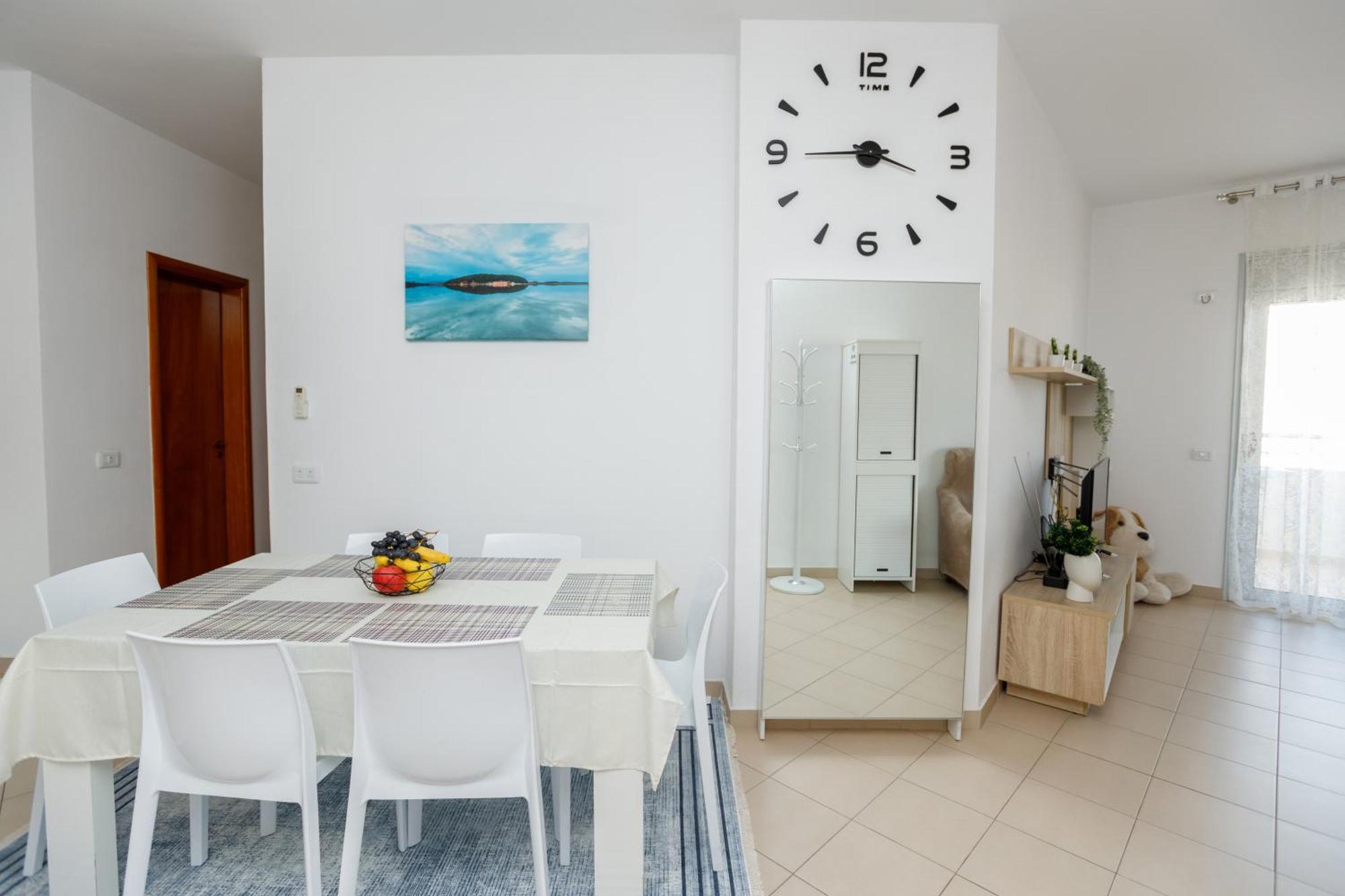 Gus Apartament Vlorë Exterior foto