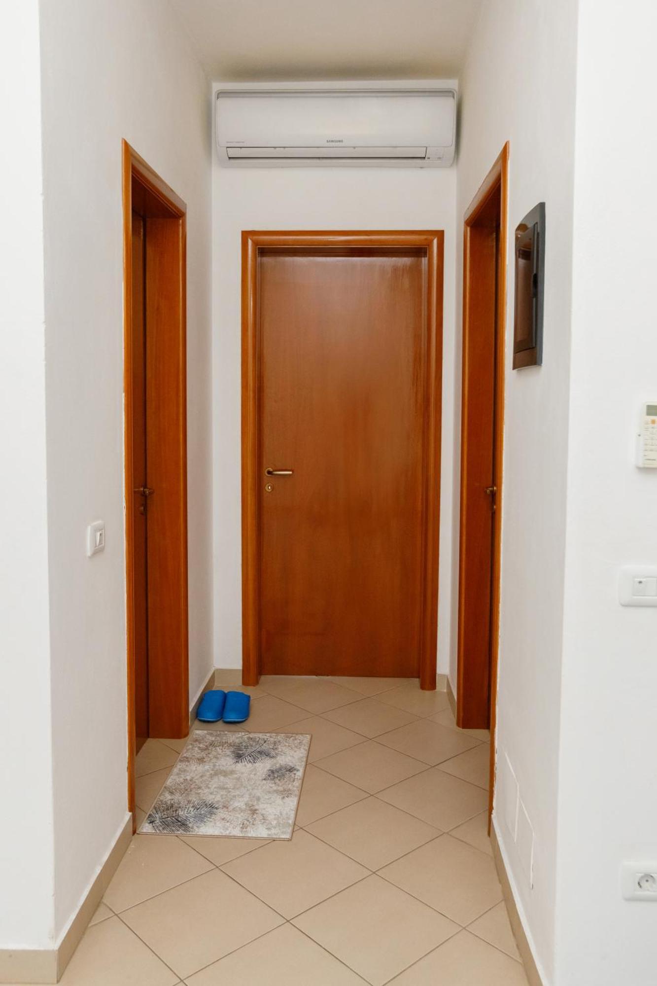 Gus Apartament Vlorë Exterior foto
